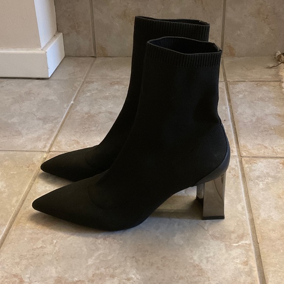 Zara Black Women's Ankle Boots - Picture 4 of 6